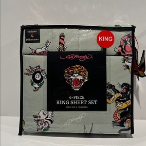 NWT Ed Hardy Floral Paradise 6 Piece King Sheet Set with 4 Pillowcases.